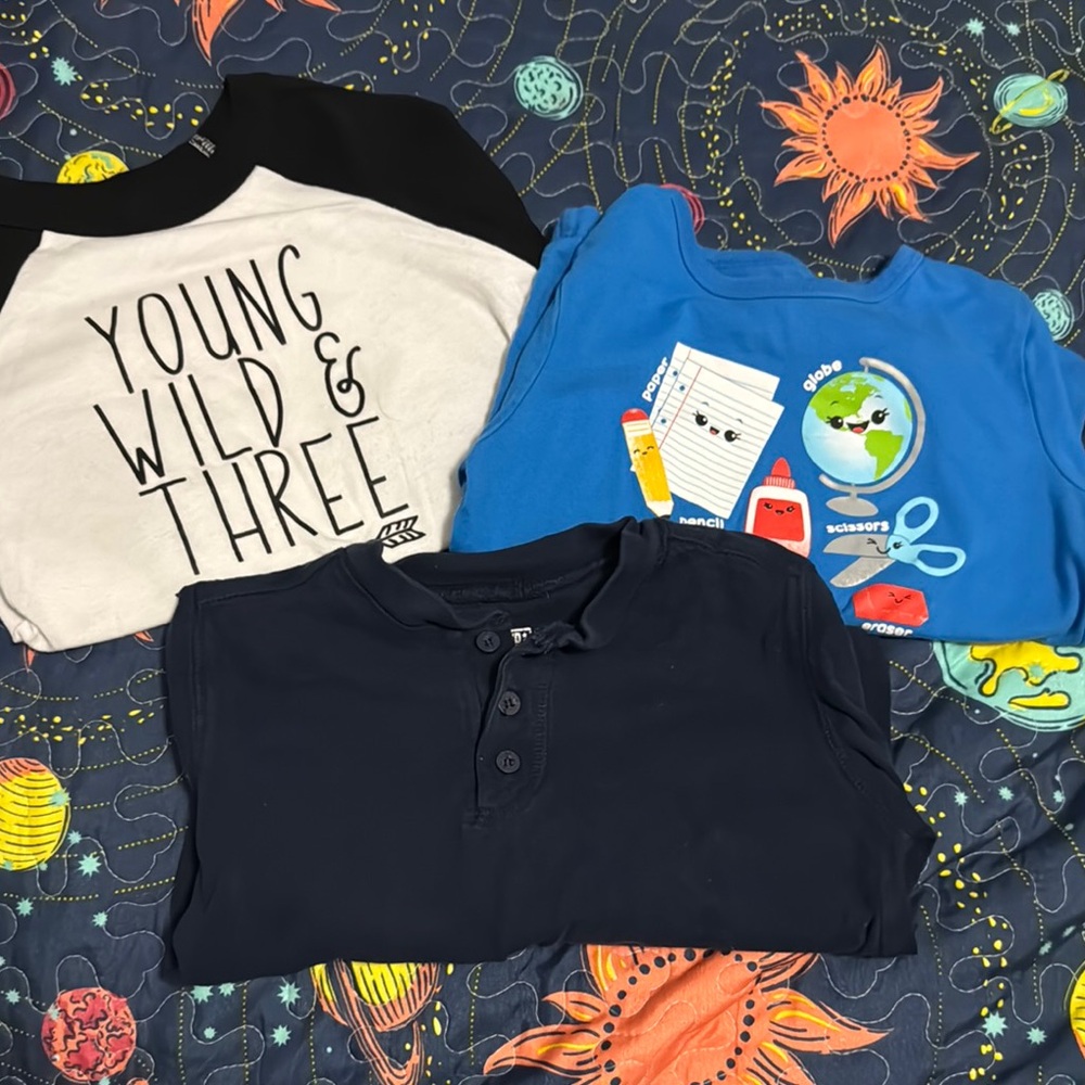 Kids Graphic and Solid Color Shirts Set